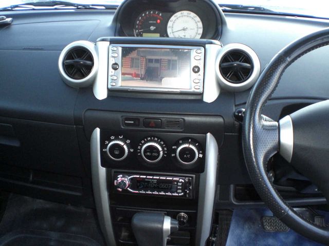 2002 Toyota ist