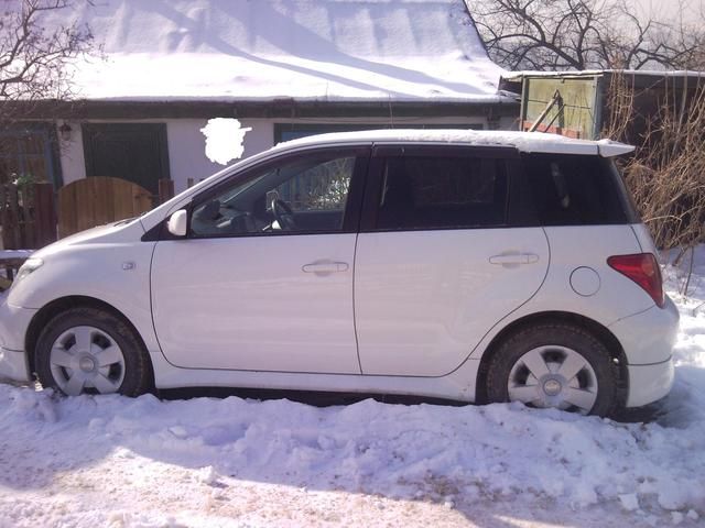 2002 Toyota ist