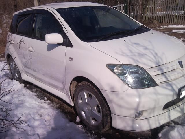 2002 Toyota ist