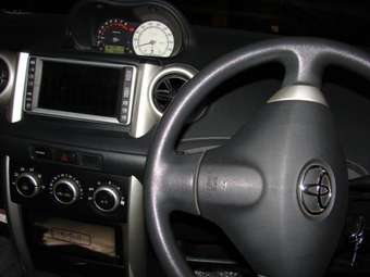 2002 Toyota ist
