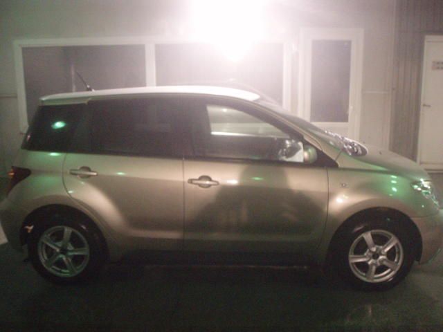 2002 Toyota ist