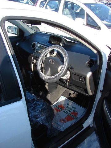 2002 Toyota ist