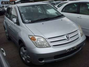 2002 Toyota ist
