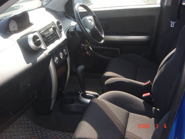 2002 Toyota ist