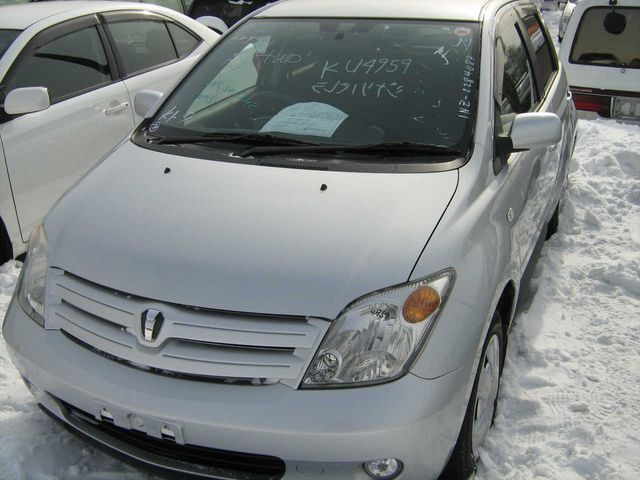2002 Toyota ist