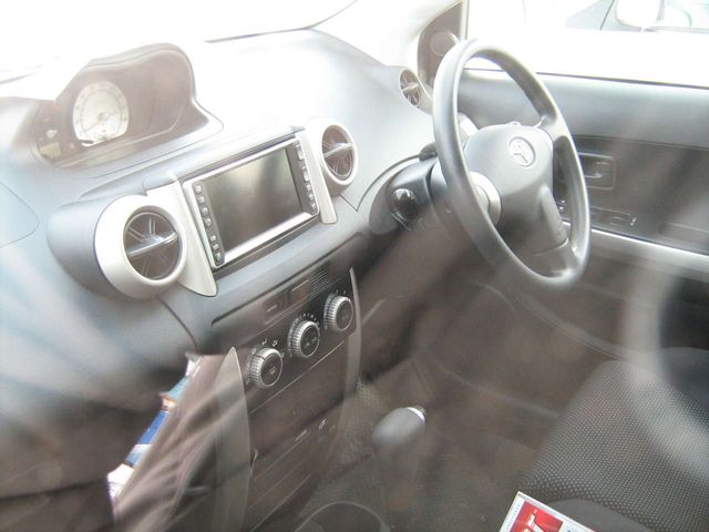 2002 Toyota ist