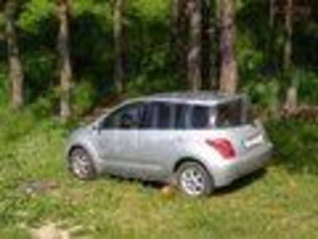 2002 Toyota ist