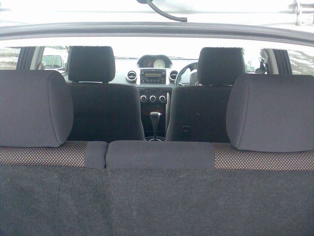2002 Toyota ist