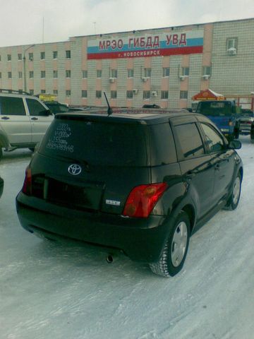 2002 Toyota ist