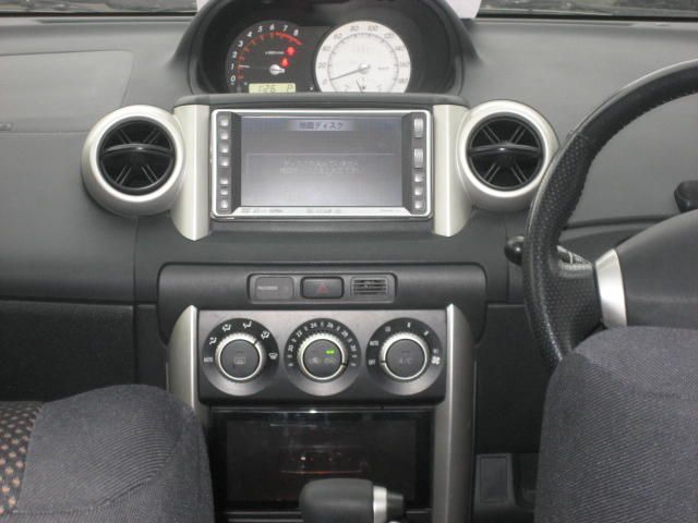 2002 Toyota ist