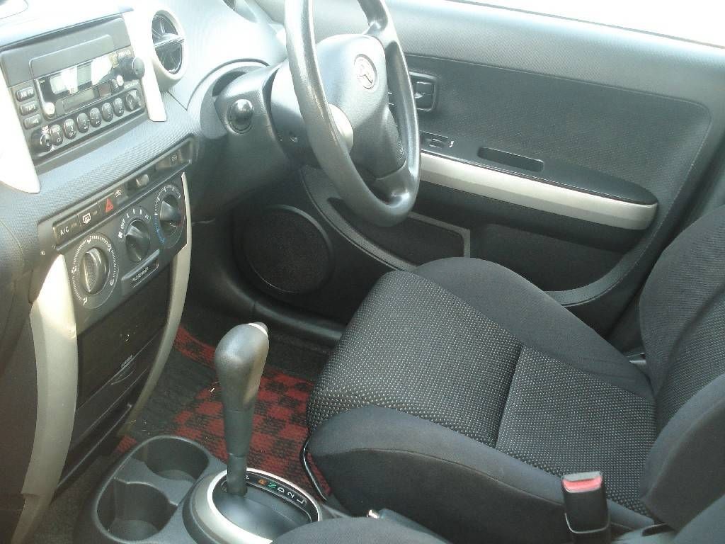 2002 Toyota ist