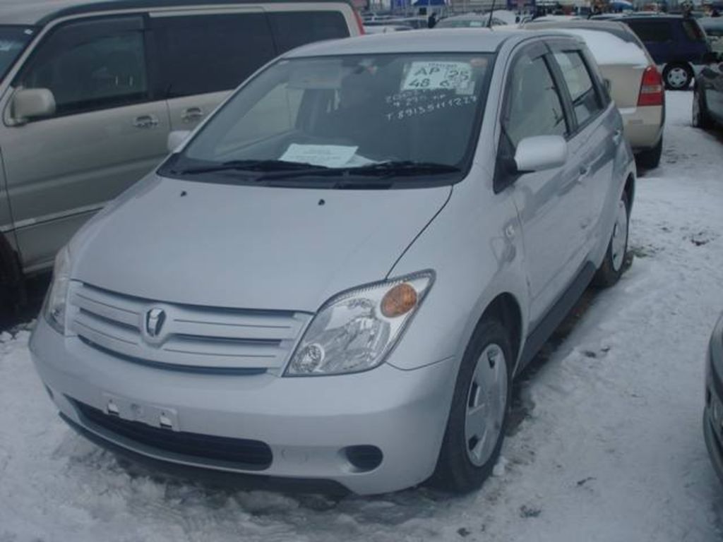 2002 Toyota ist
