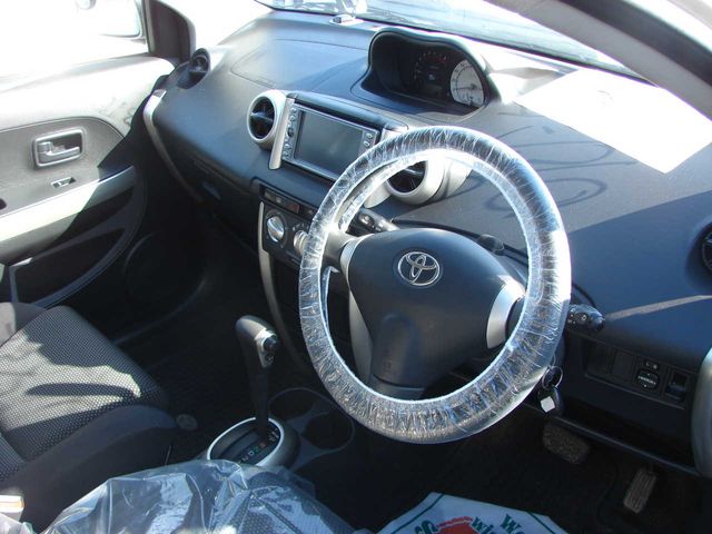 2002 Toyota ist