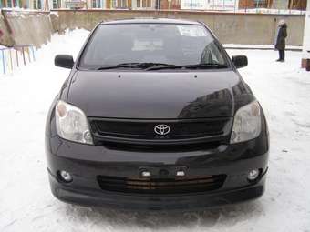 2002 Toyota ist