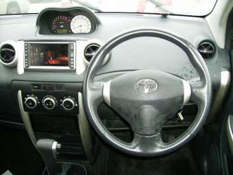 2002 Toyota ist