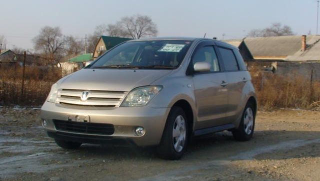 2002 Toyota ist