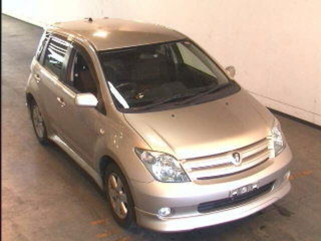 2002 Toyota ist