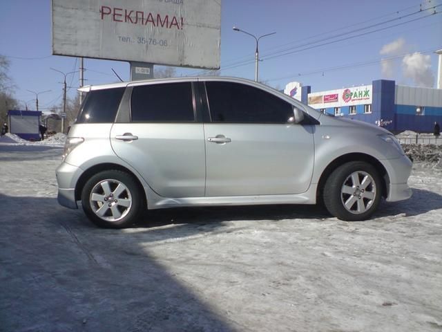 2002 Toyota ist