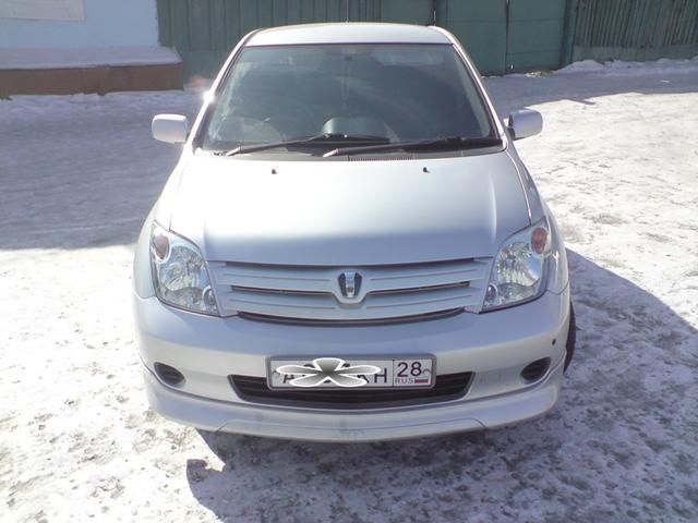2002 Toyota ist