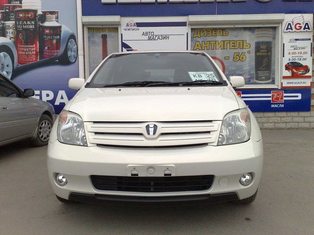 2002 Toyota ist