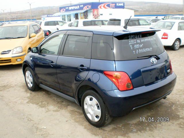 2002 Toyota ist