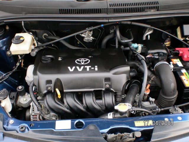 2002 Toyota ist
