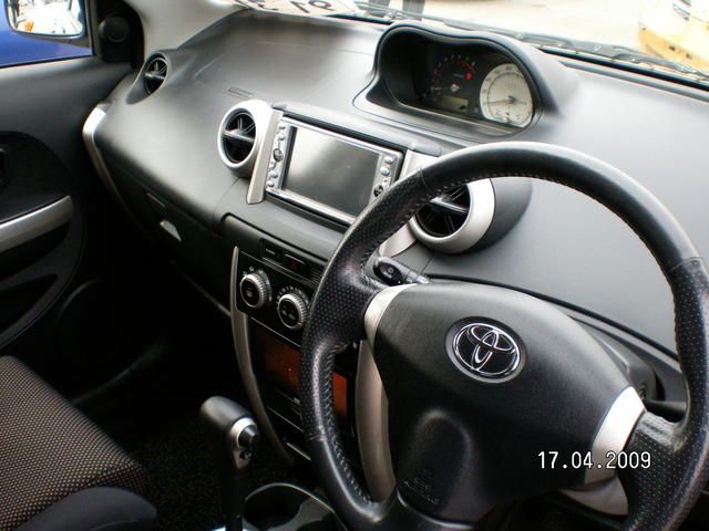 2002 Toyota ist