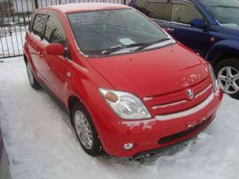 2002 Toyota ist