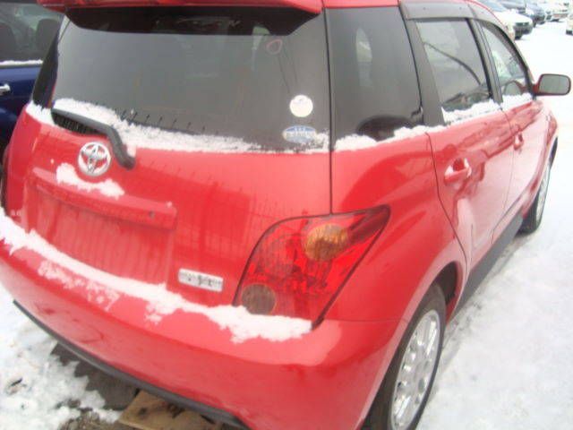 2002 Toyota ist