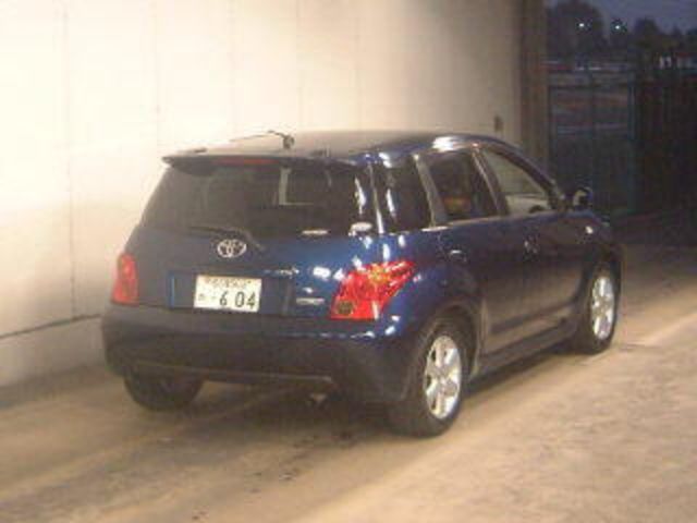 2002 Toyota ist