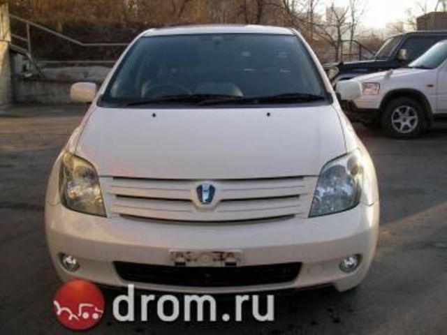 2002 Toyota ist