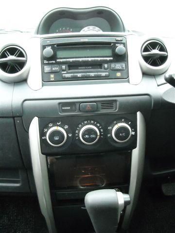 2002 Toyota ist