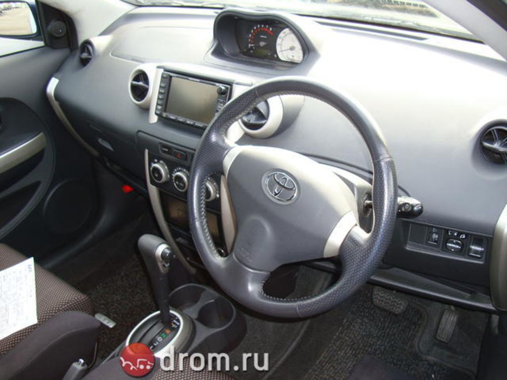 2002 Toyota ist