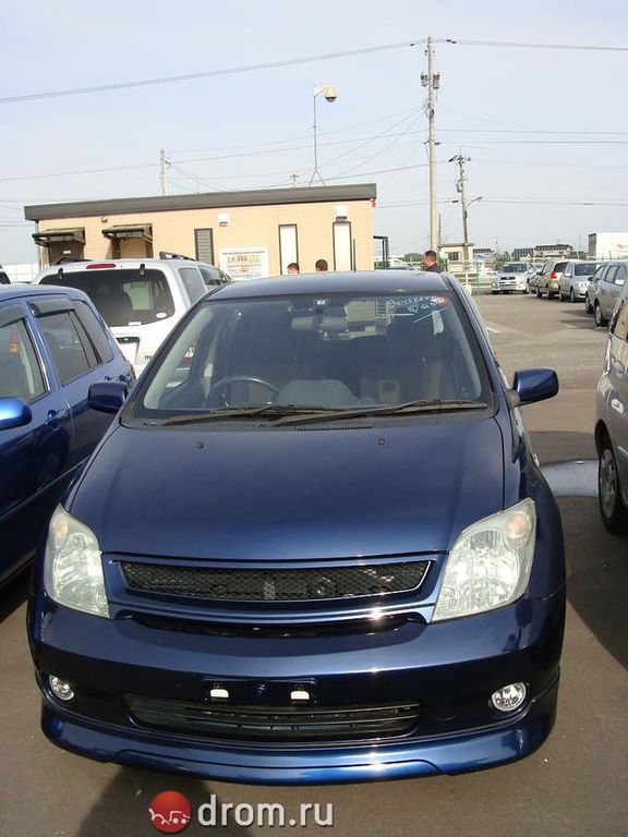 2002 Toyota ist