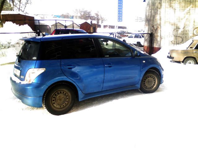 2002 Toyota ist