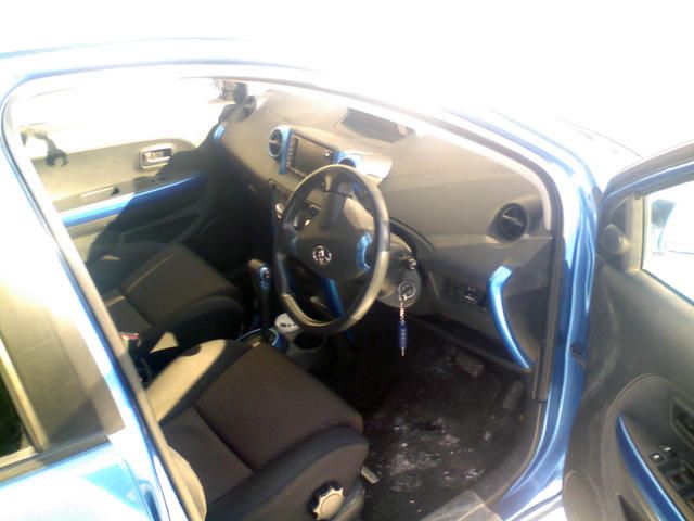 2002 Toyota ist