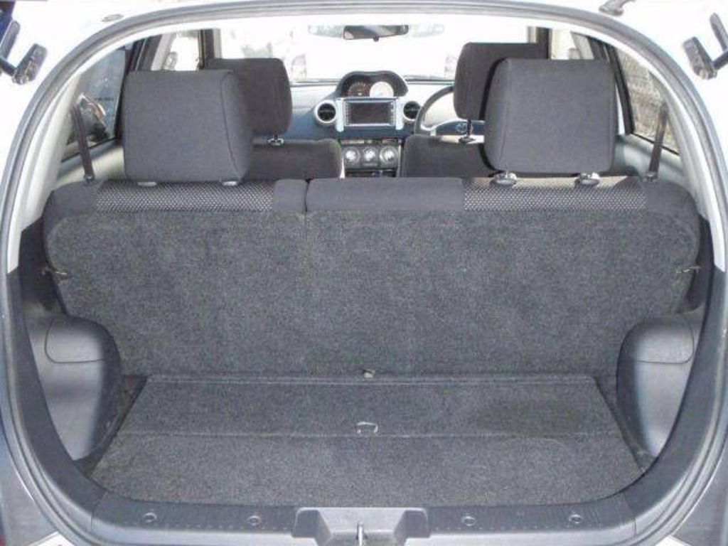 2002 Toyota ist