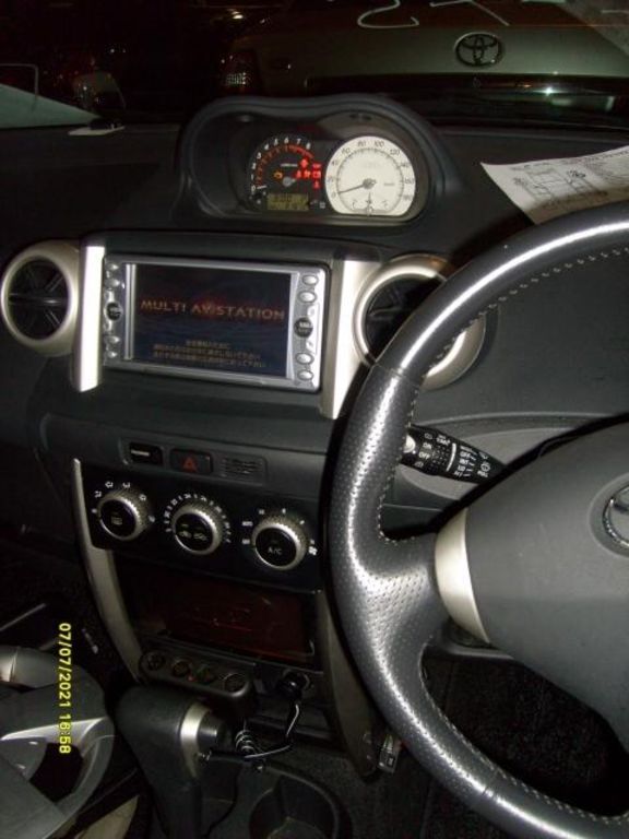 2002 Toyota ist