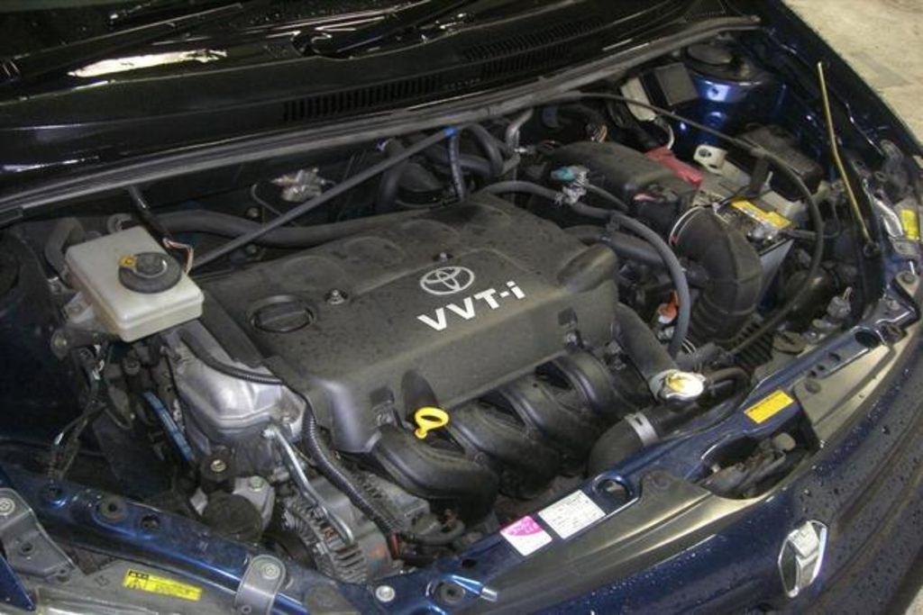 2002 Toyota ist
