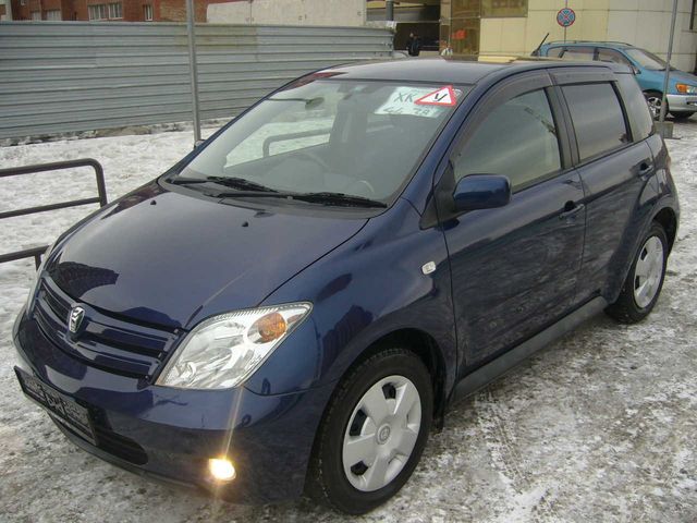 2002 Toyota ist