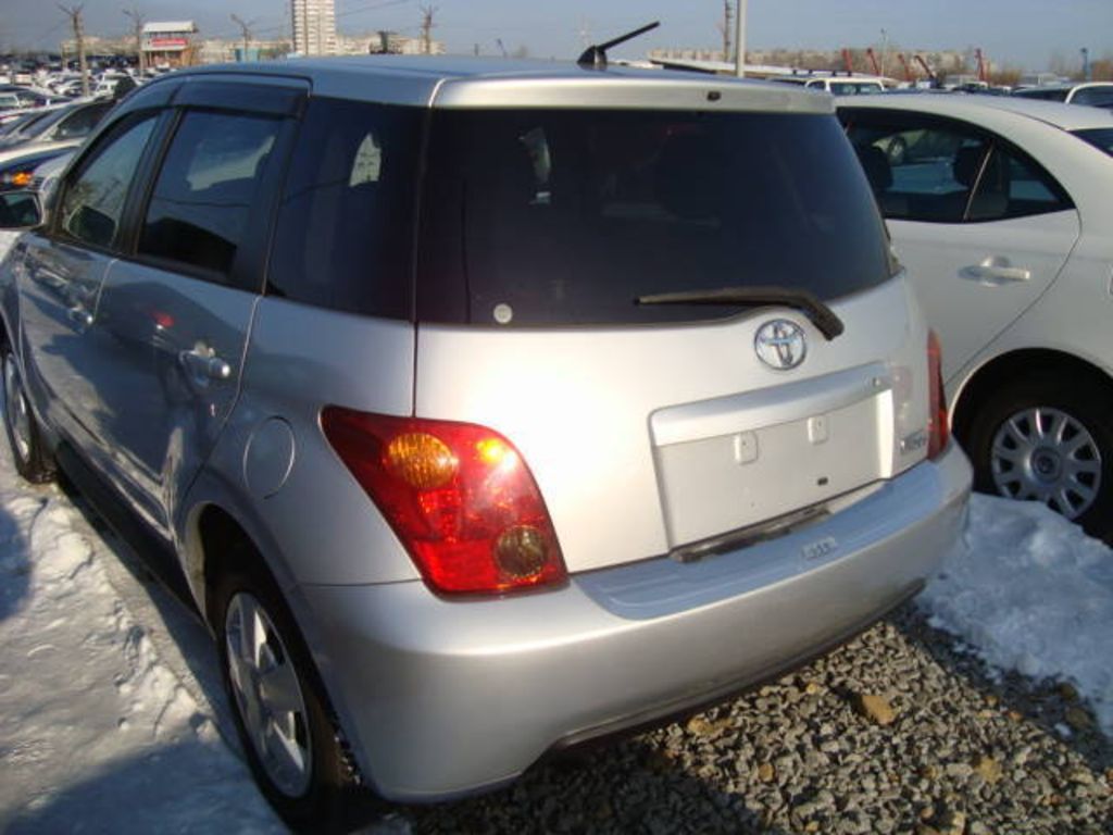 2002 Toyota ist