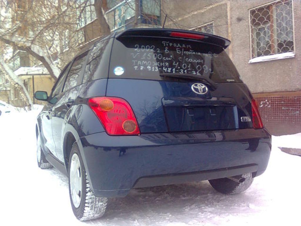 2002 Toyota ist
