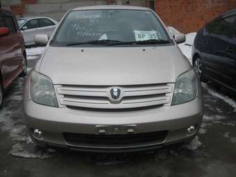 2002 Toyota ist