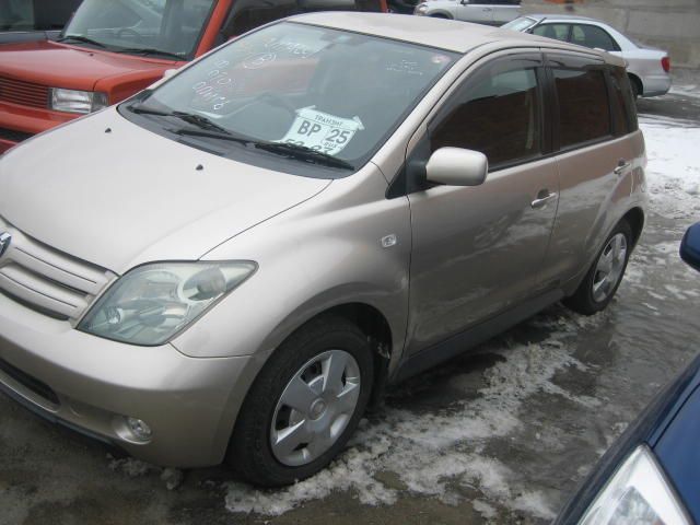 2002 Toyota ist