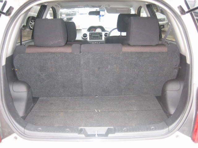 2002 Toyota ist