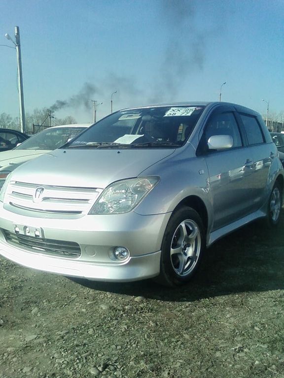 2002 Toyota ist