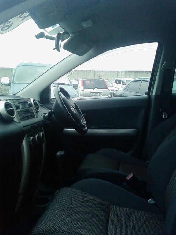2002 Toyota ist