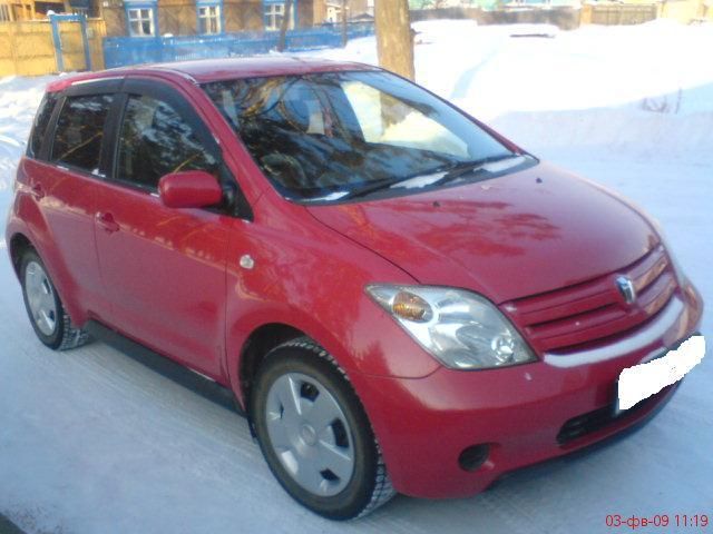 2002 Toyota ist