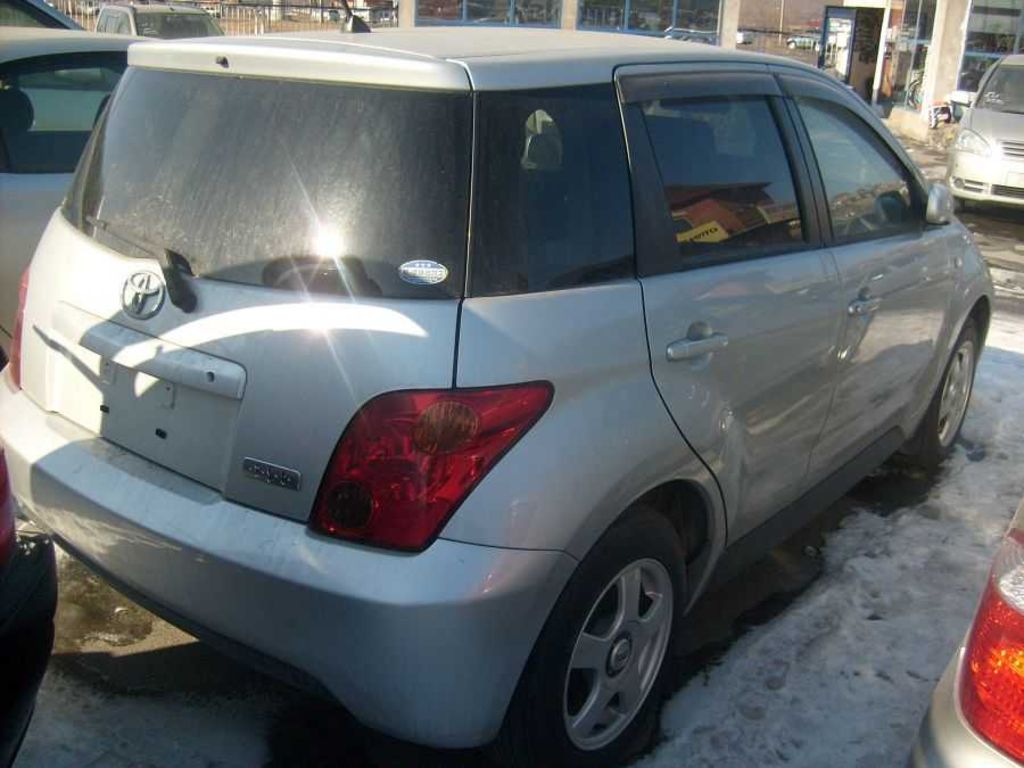 2002 Toyota ist