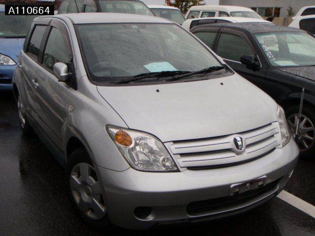 2002 Toyota ist